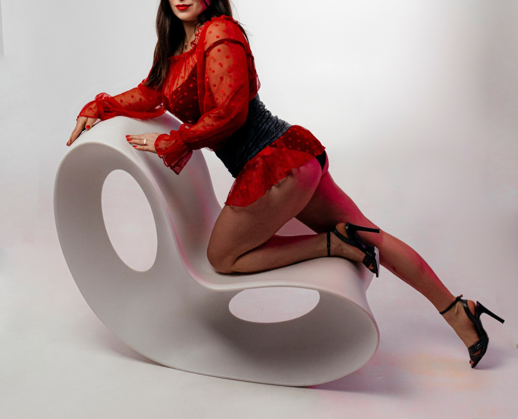 Николь: проститутки индивидуалки в Омске