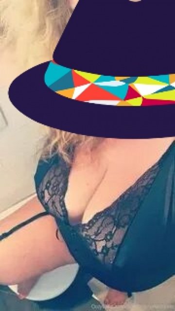 Ксюша у ЦИРКА : индивидуалка проститутка Омска