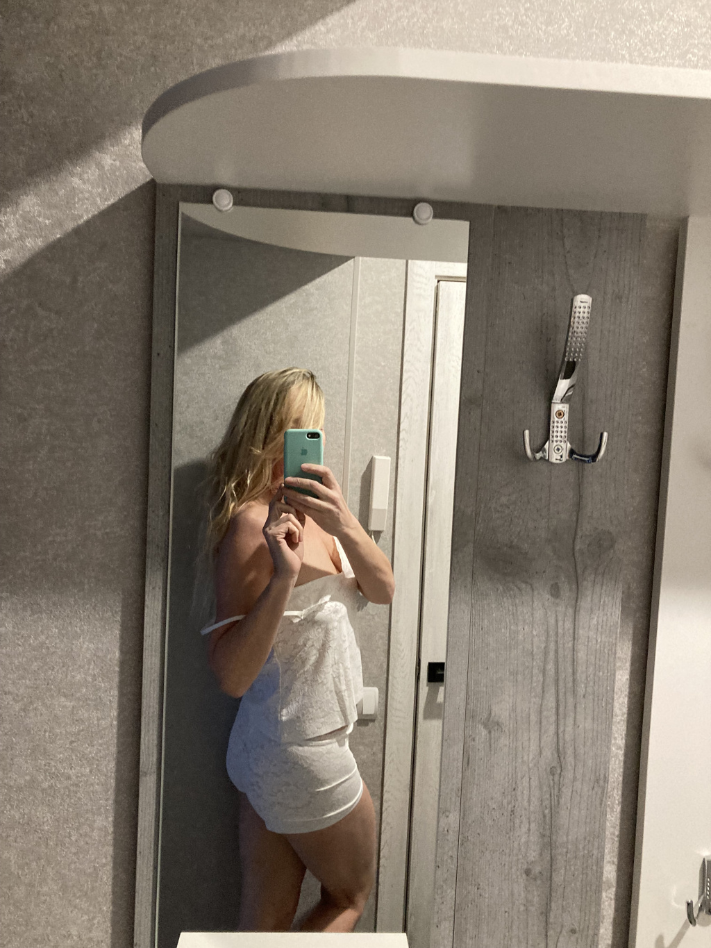 Тая: проститутки индивидуалки в Омске