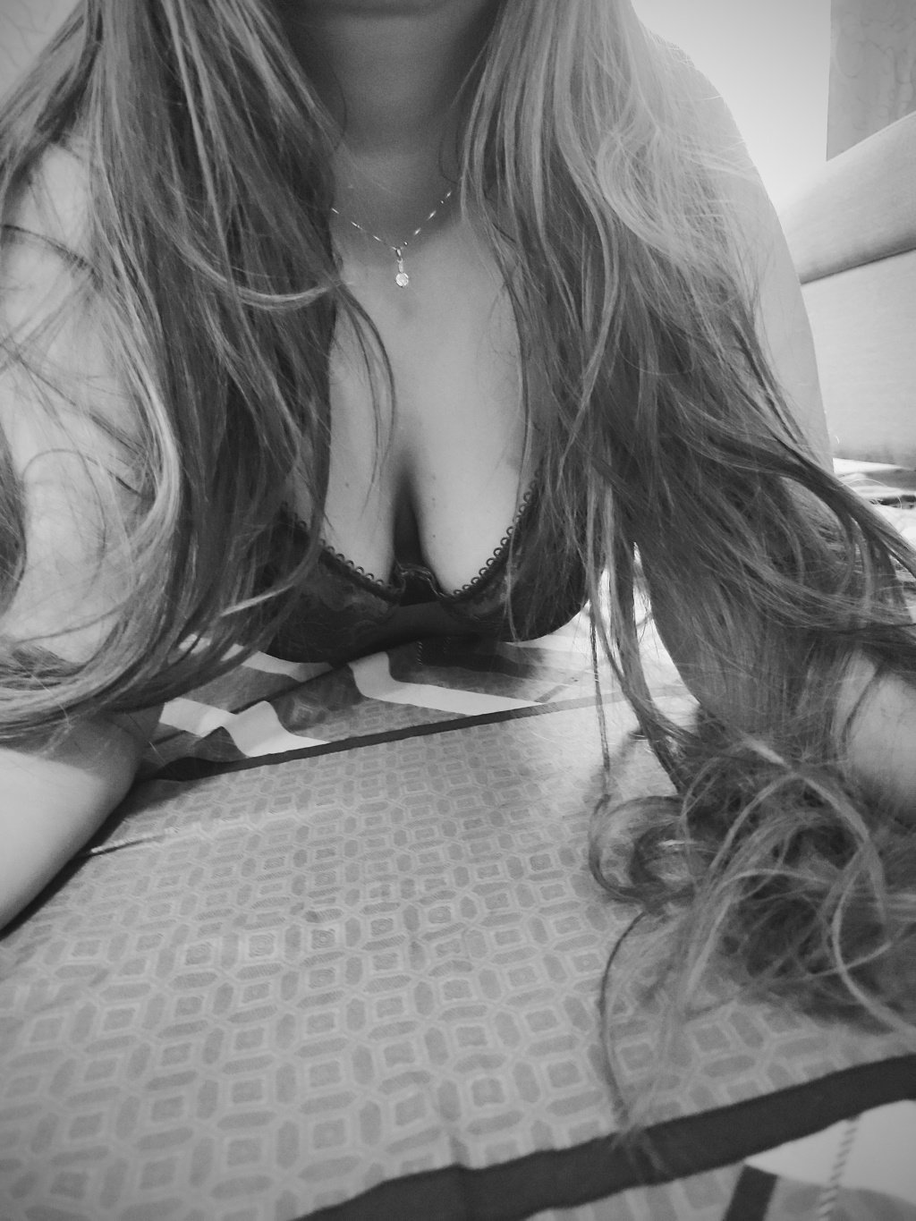 Оксана : проститутки индивидуалки в Омске