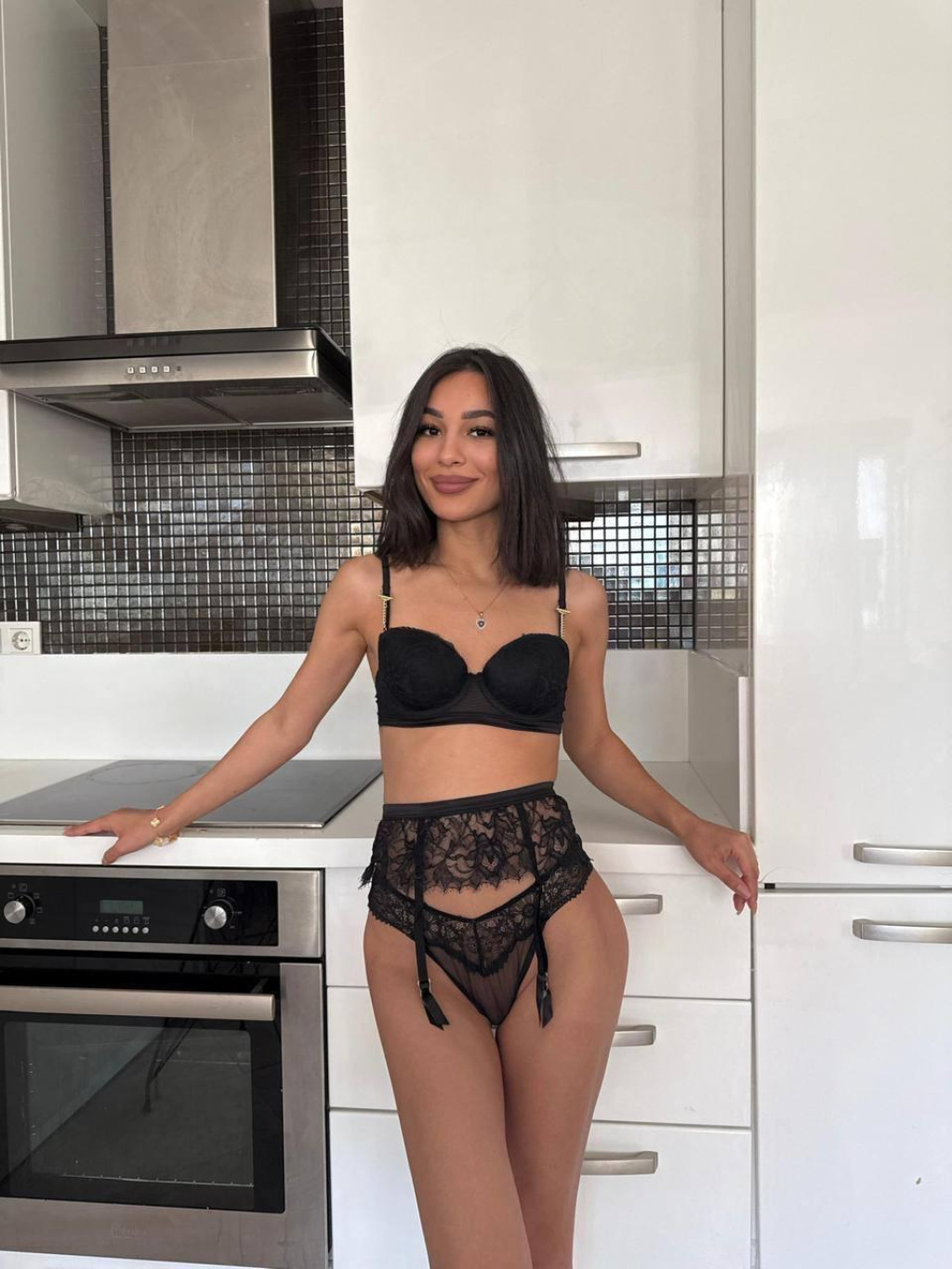 Алисаесть шпагат: проститутки индивидуалки в Омске