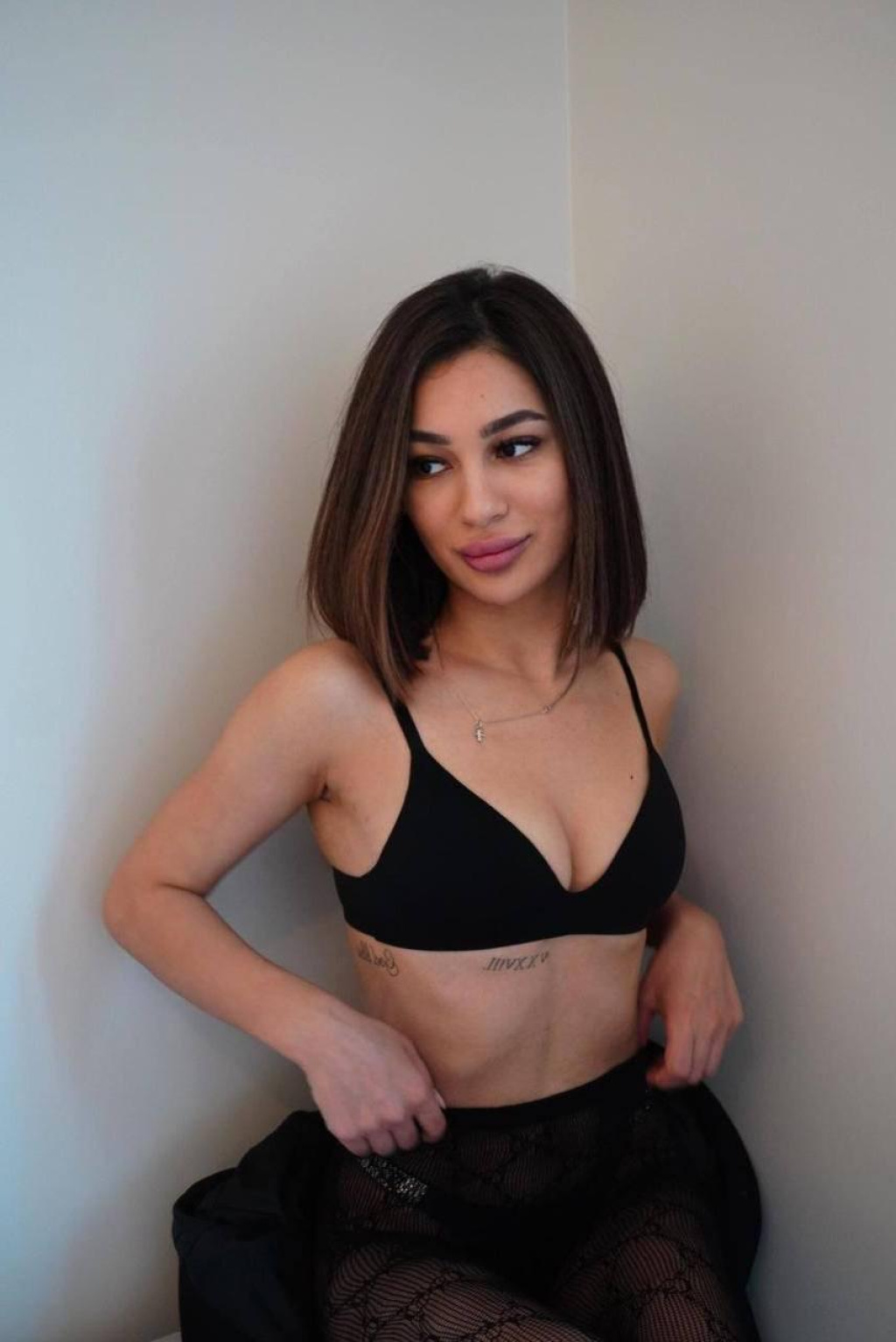 Алисаесть шпагат: проститутки индивидуалки в Омске