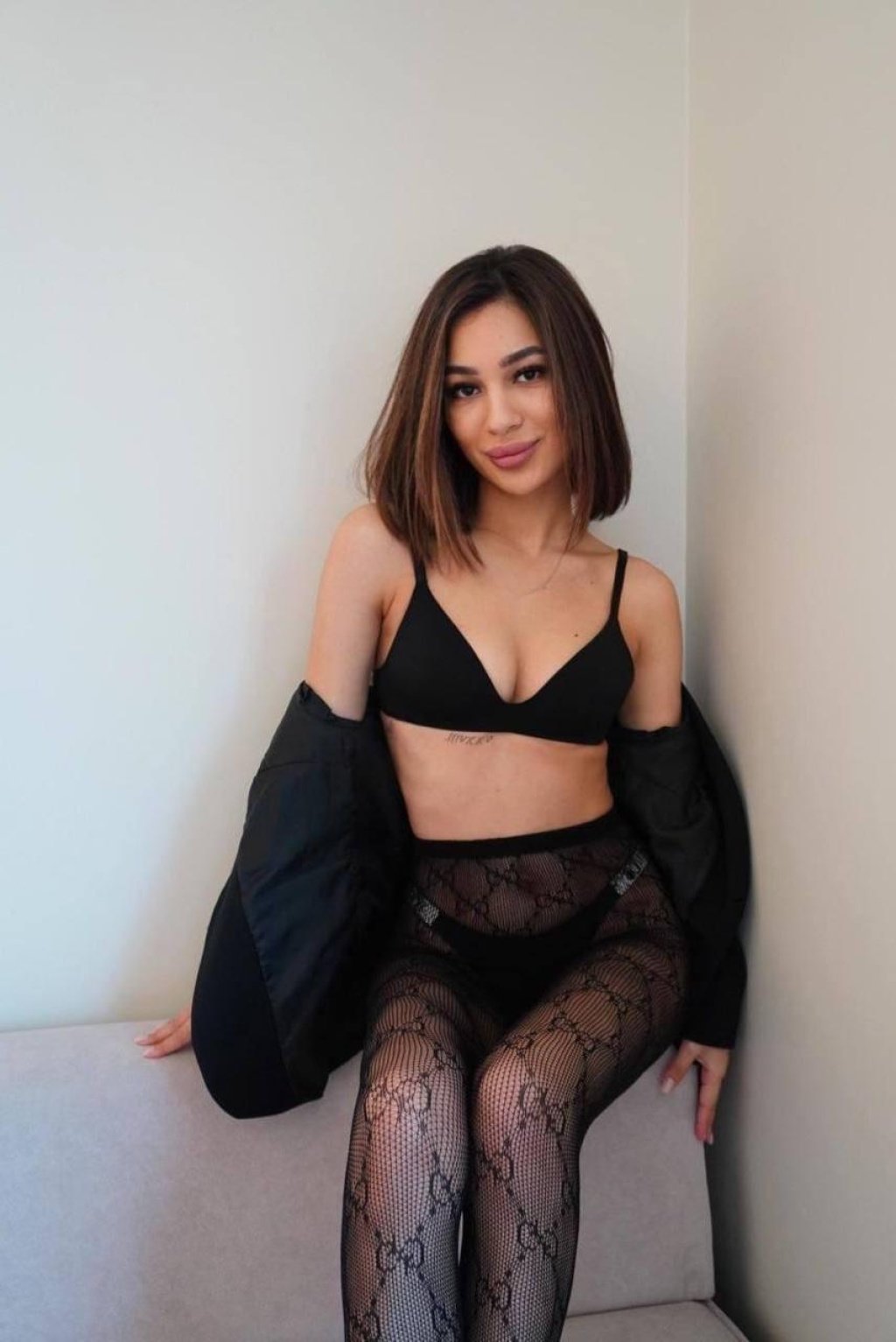 Алисаесть шпагат: проститутки индивидуалки в Омске