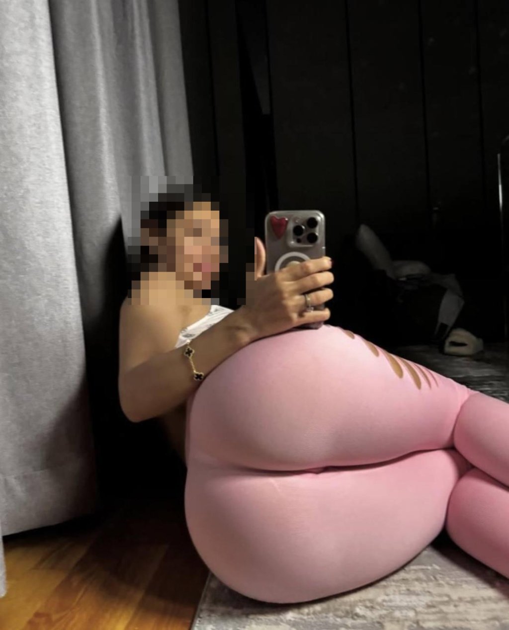 Алисаесть шпагат: проститутки индивидуалки в Омске